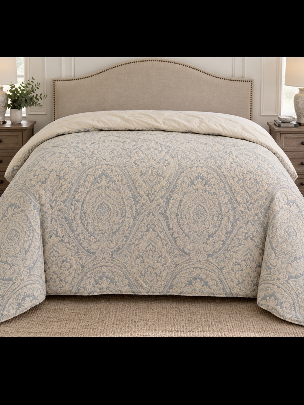 Austin Horn Classics Concord Blue King Comforter 104x88 Damask Made in USA